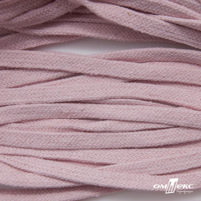 Шнур плетеный d-8 мм плоский, 70% хлопок 30% полиэстер, уп.85+/-1 м, цв.1019-св.розовый - купить в Арзамасе. Цена: 735 руб.